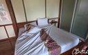 Cail Brodnevski Studio: Padrastro y hijastra comparten una cama en una habitación de...