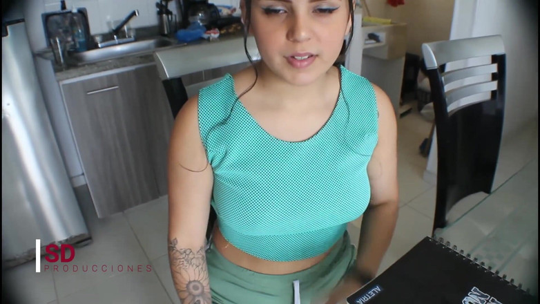 TheGarfield: मेरी सौतेली बेटी की सबसे अच्छी दोस्त को मेरे साथ अपना होमवर्क करना पसंद है - स्पेनिश पोर्न