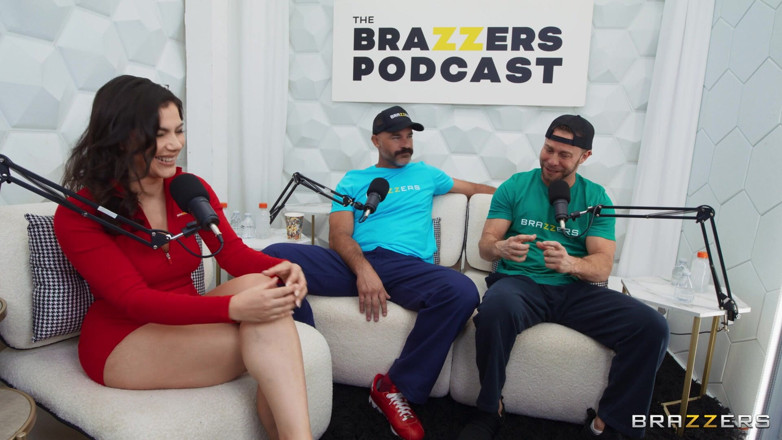 BRAZZERS: Brazzers - Валентина Наппі приймає двох членів після підкасту