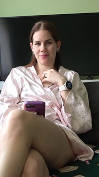 사이즈에 대해 어떻게 느끼는지에 대해 이야기하는 Anna