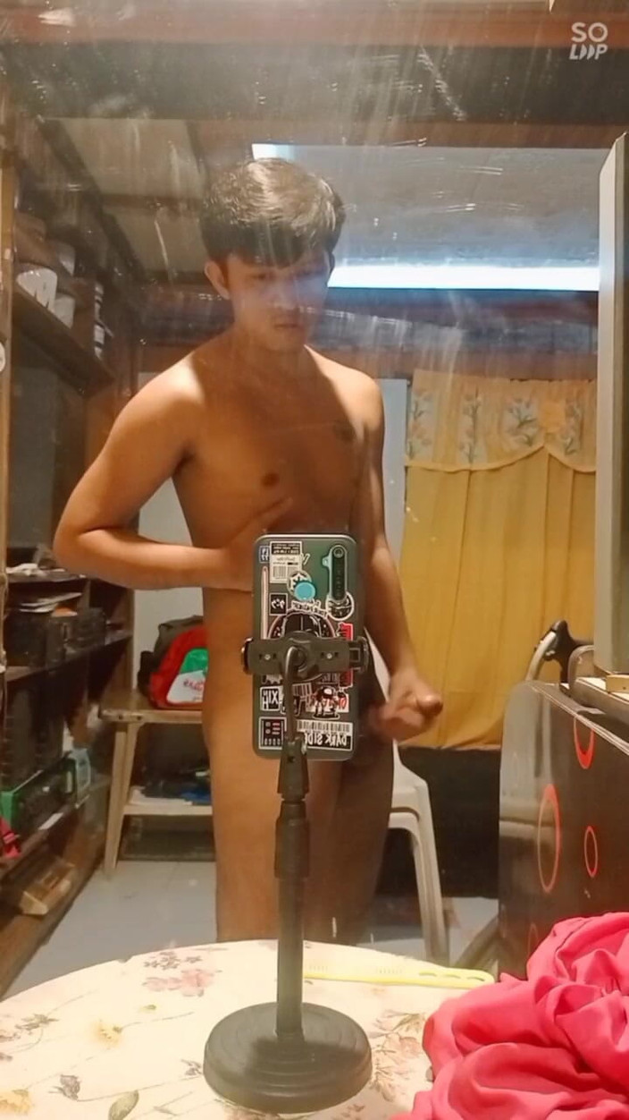 Rent A Gay Productions: Philippinischer Twink Wird Geil