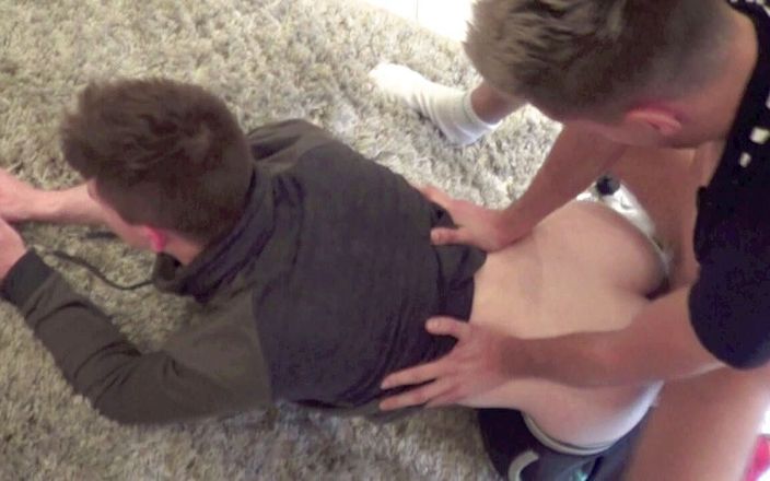 Gaybareback: Innocent twnk fucked bareback by Filip for gay porn casting