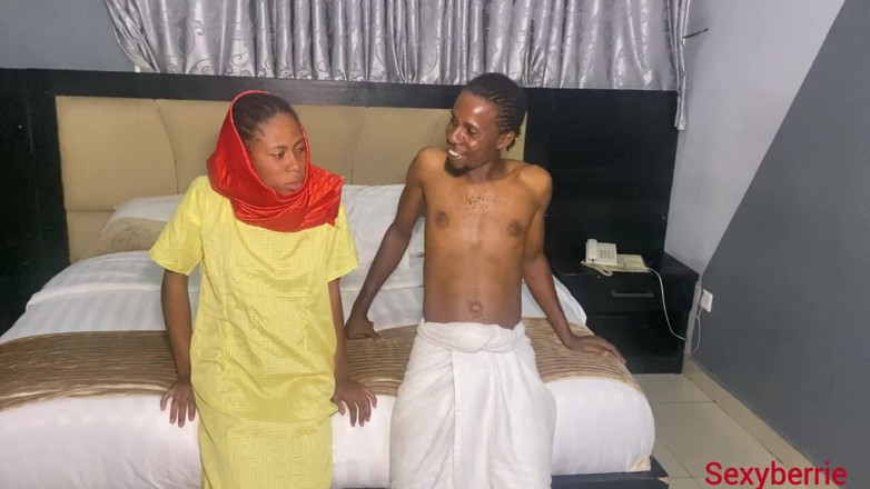 Sexyberrie1: Semua kerana Ais Krim, awek kolej menengah terpaksa mengambil batang