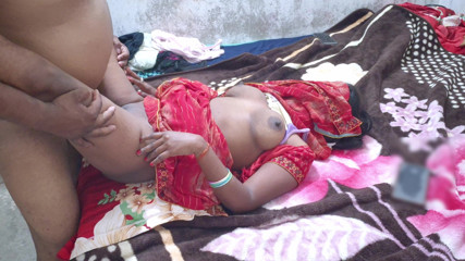 ExcitedWomen: Une bhabhi desi indienne baise avec un homme desi excité