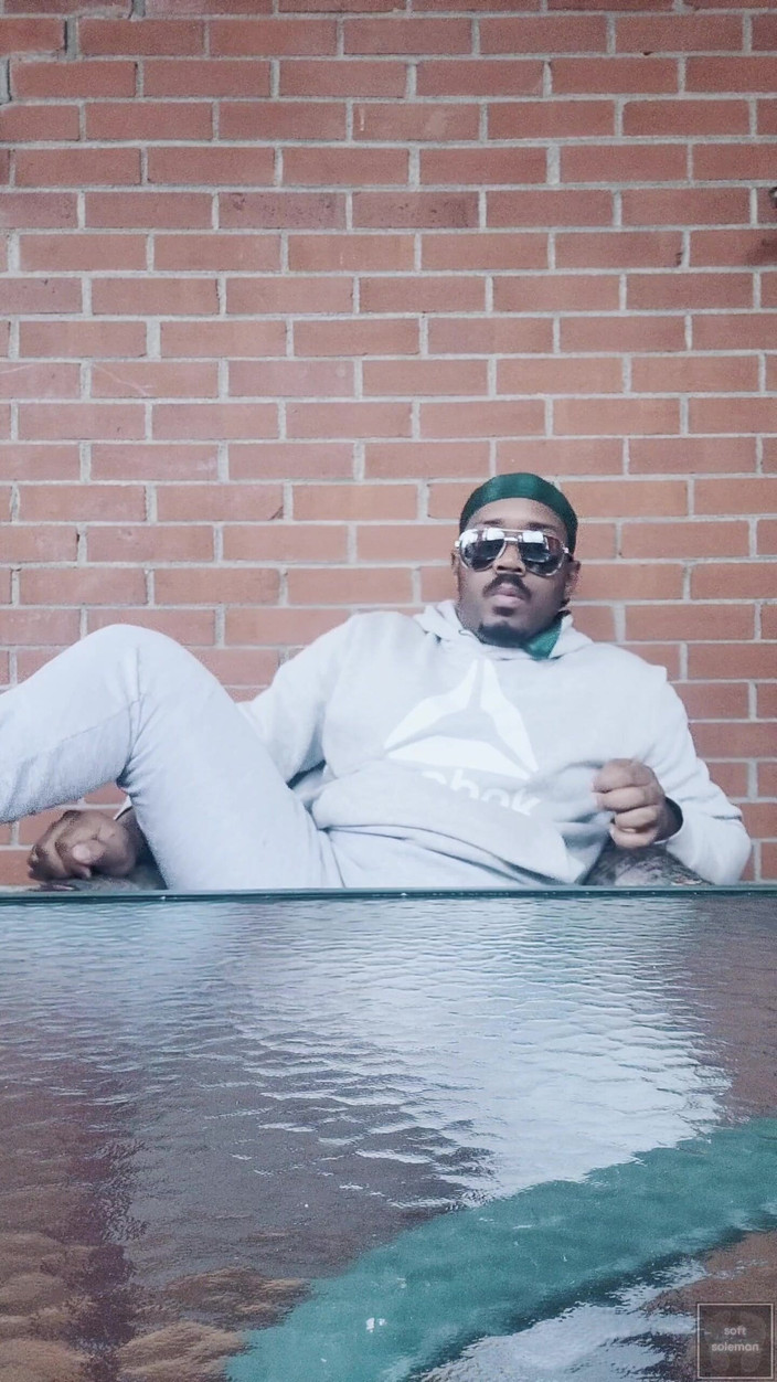 Soft Soleman: Espongono i miei piedi e li tocco