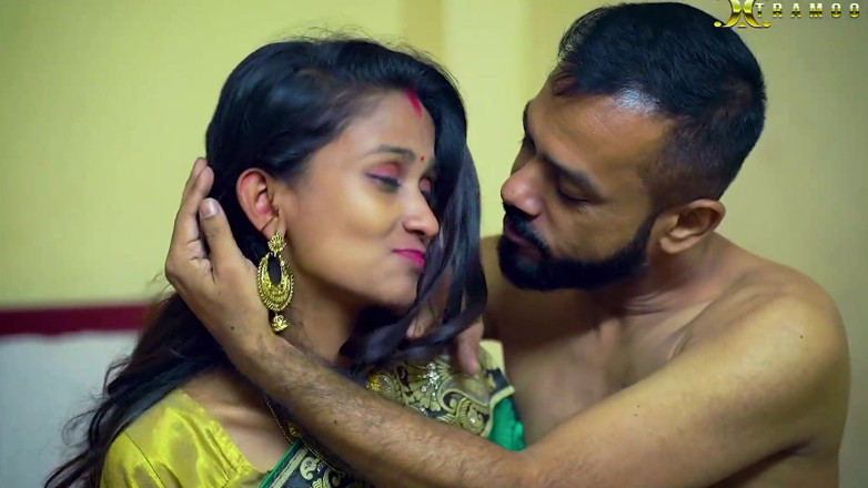 Queen star Desi: A Sexy Handsome Husband Fucked Her Wife When She Ready...