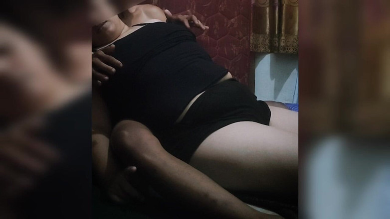 my_wife_chubby: 제발 날 따먹어. 내 보지는 이미 젖어 있어, 나는 너무 발정난거야