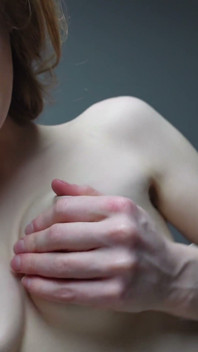 Tetas Flácidas Com Saltando, Apertando E Chupando Mamilo