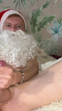 Teenager Santa si honí a vyvrcholí ve velkém množství