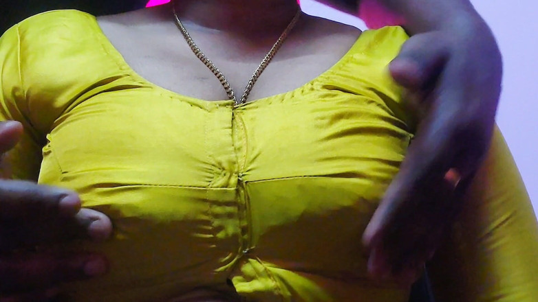 Desi Mohini: Mevrouw wilde seks hebben met bediende in de kamer