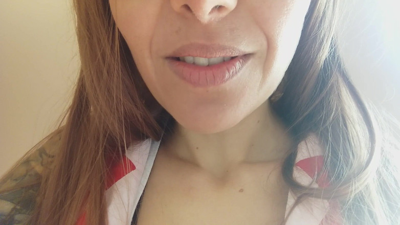 savannahamatoriale: 这个护士会吃你的精液然后你!!
