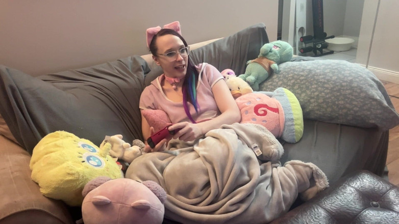 EmoDream1998: Gamergirl Free Use Creampie