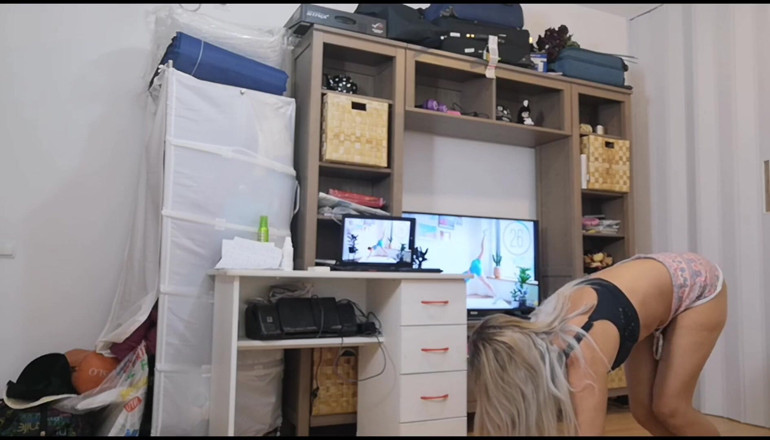 Erotic Tanya: Pète pendant l'entraînement HIIT