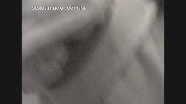 Amateurs videos: Mann nimmt amateur-video von freundin beim nackten frühstück auf