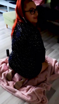 La mamma olandese sciatta bbc fa un deepthroat e ingoia tutto!