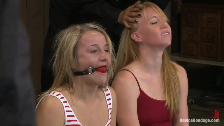 Kink: Jessie Cox, Ami Emerson, dan Isis Love bahagian 1 dari 4 Suapan...