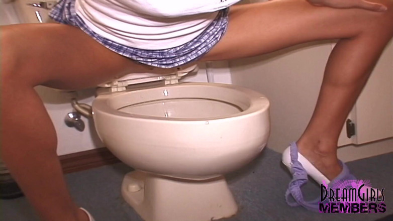 Dream Girls: Peeing then naked in a college library