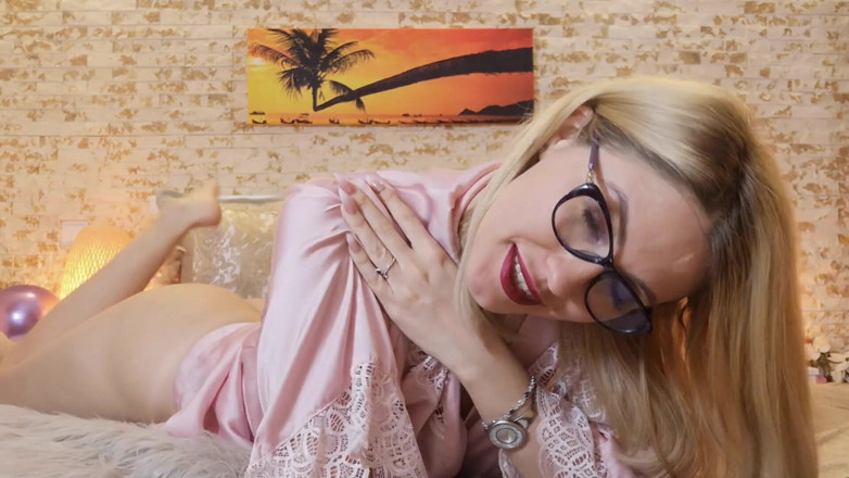 Erotic Tanya: Hanrej under karantän - del 2