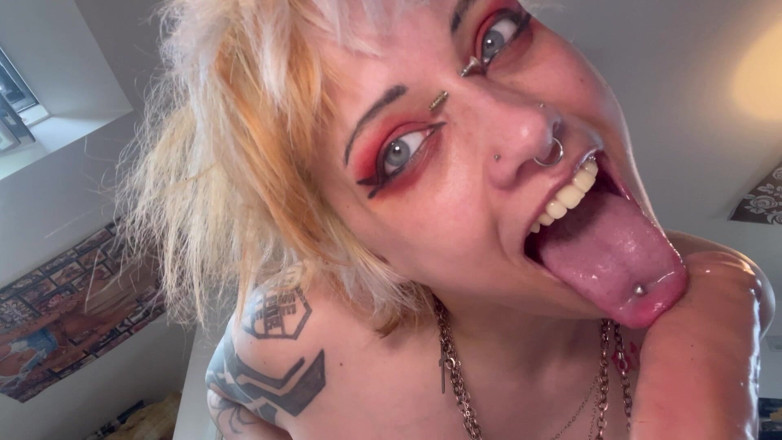 Glitterqueen1999: Fetish gincu hitam - awek goth membuatkan teman lelakinya video kotor