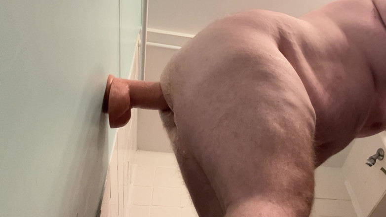 Charlieboy69: Rozciągnij mój tyłek Whit Masywny Dildo