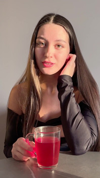 Flicka Visar Av Misstag Sina Bröst Till Främling Från Datingapp Och Han Kan Inte Motstå Att Knulla Henne Hårt