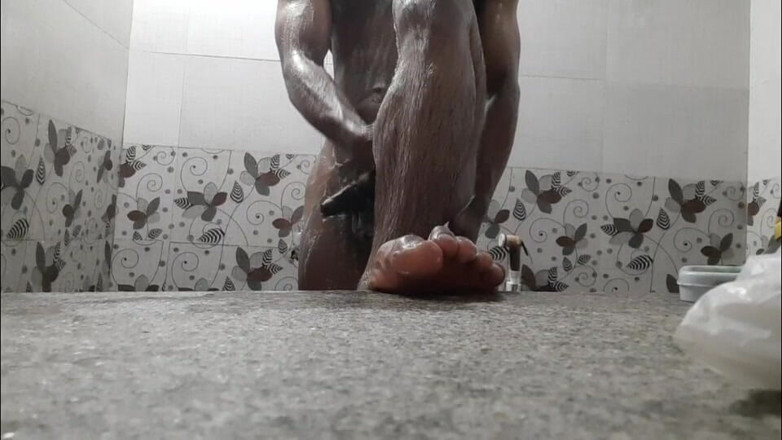 Wheyincognito: Horny Boy in the Bathroom Showering