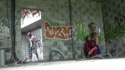 French Twinks Amator videos: Dvě mladé fotbalistky twink šukají venku