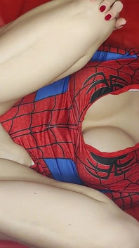 Spider Woman with Highly Arched Feet Loves Footjob