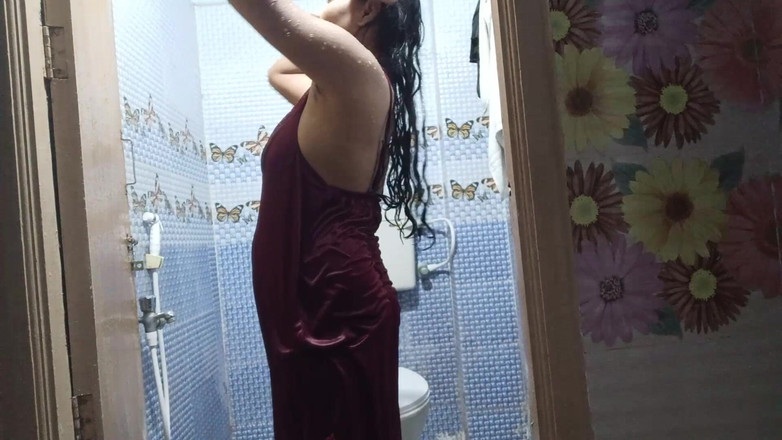 Telugu Couple: Indiana em banheiro de hotel tomando banho depois do sexo