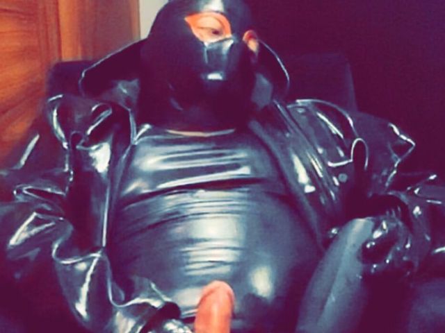 Rubberbootsbull on the Hotel Room (Rubber boots bull)