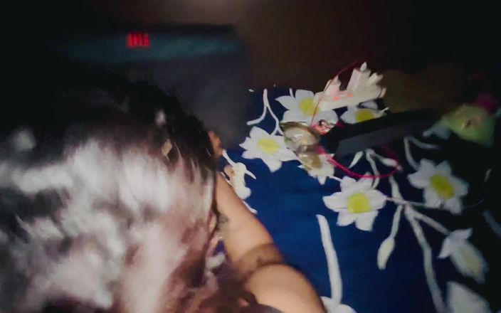 Milfyjean: セクシーなSavita Bhabhiのお尻がヒットするチャンスを得た