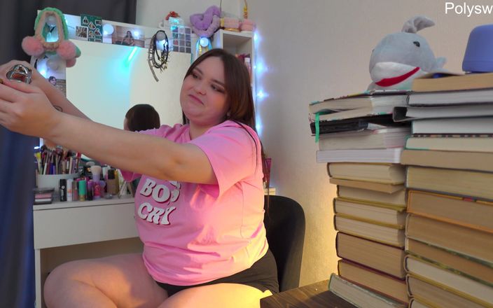 Polly Sweet: Actriz rusa graba un video solo detrás del escenario