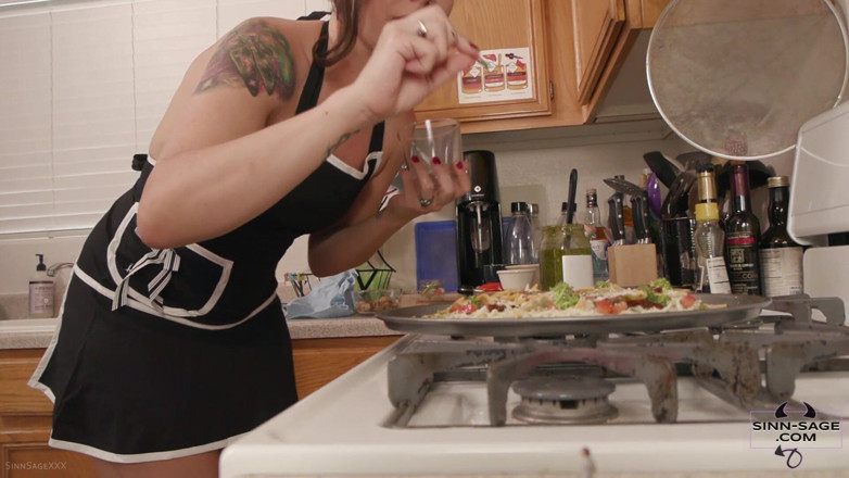 Sinn Sage: Büro-pizza-party-riesin mit sinn sage