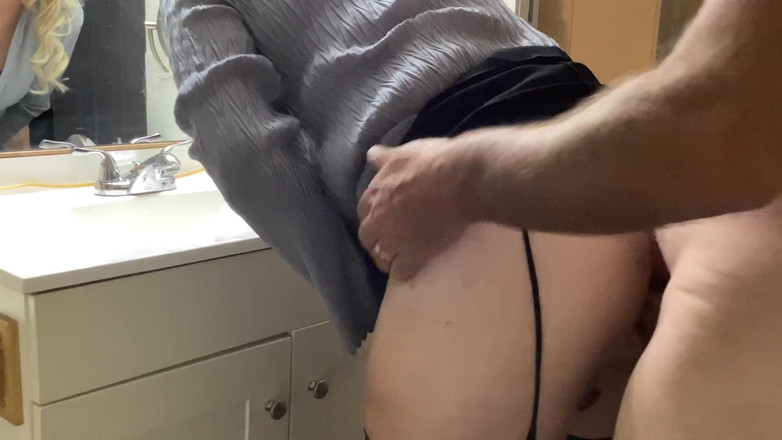 Sallylittle75: Anale mentre si prepara per il lavoro