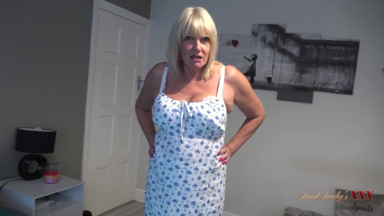 Aunt Judy's XXX: Auntjudysxxx - büyük memeli olgun üvey annen Bayan Amy seni külotunu çalarken yakalıyor (pov)