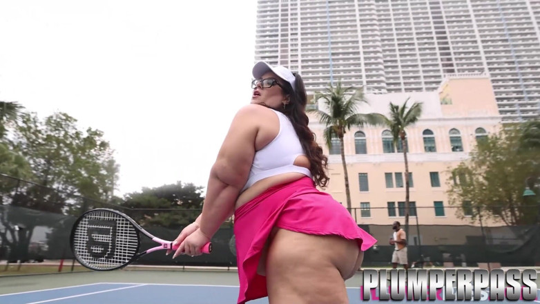 Plumper pass: Plush Plumper Luna Lark Takes BBC Balls After Tennis