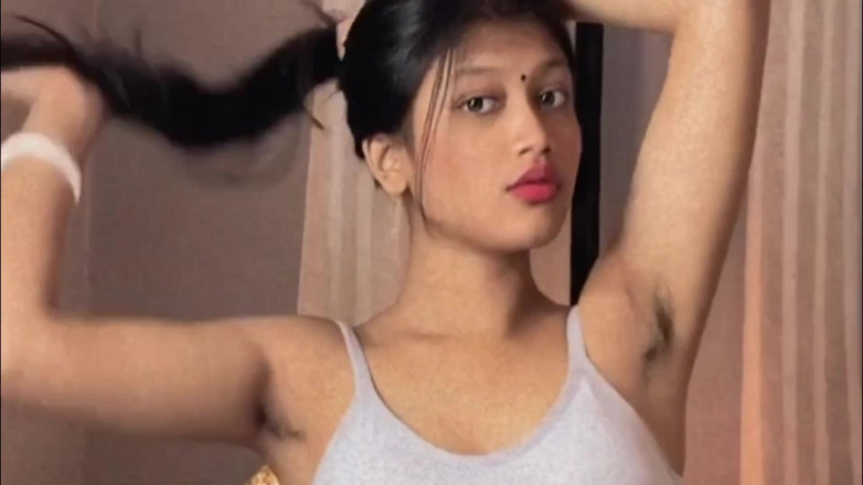 Wildpixel: 남친과 함께하는 인도 유명 모델