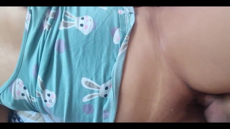 Anny Kitty: I Found Out That My Innocent Stepsister Goes to Bed...