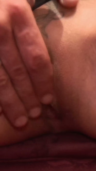 Rubia Menuda Recibe Doble Penetración De Tres Tíos En Un Gangbang En Un Palacio