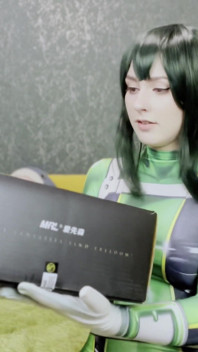 Mha: Froppy có một búp bê tình dục hentai như một món quà từ một người hâm mộ điên cuồng