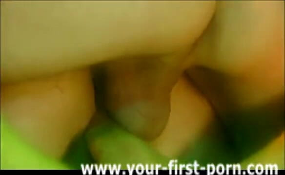 GERMAN PORN CLASSICS: 饥渴的迪斯科阴户 - 我们可以做任何事情！Duke视频 - DVD