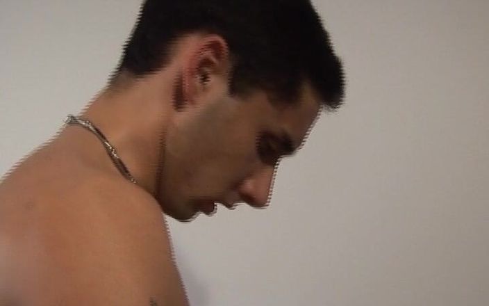 German Amateur Videos: Крошку из Германии с большой попкой трахнули в любительском видео