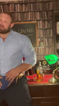 Jack gestapelt, schulleiter, solo-dominant nach feierabend-session