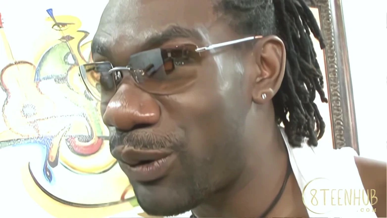 8TeenHub: 8teenhub - Jordin Skye Has a Tiny Black Adventure