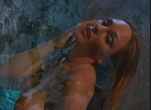 Cryptostudios: सेक्स एडिक्ट पंथ नेता अपनी सबसे सुंदर और स्तन सदस्य को अपनी गांड और चूत में चोदता है