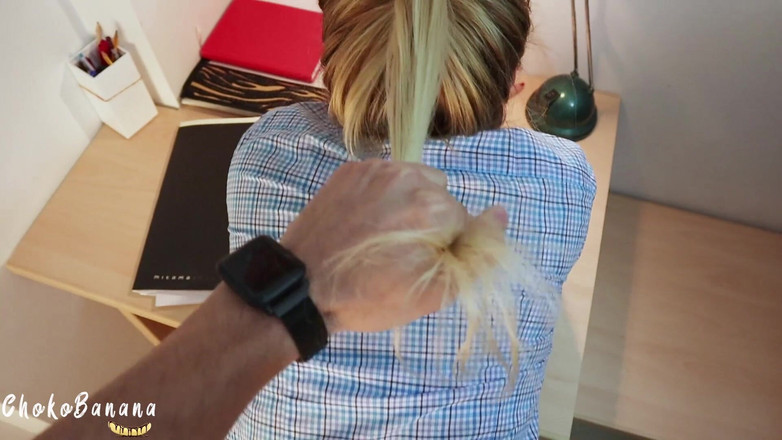 Chokobanana: Удивляю мою сводную сестру во время учебы