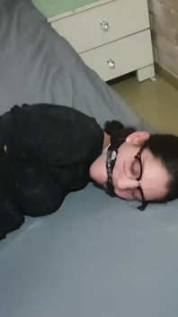 La Première Hogtie Et Chatouilles De Miriam