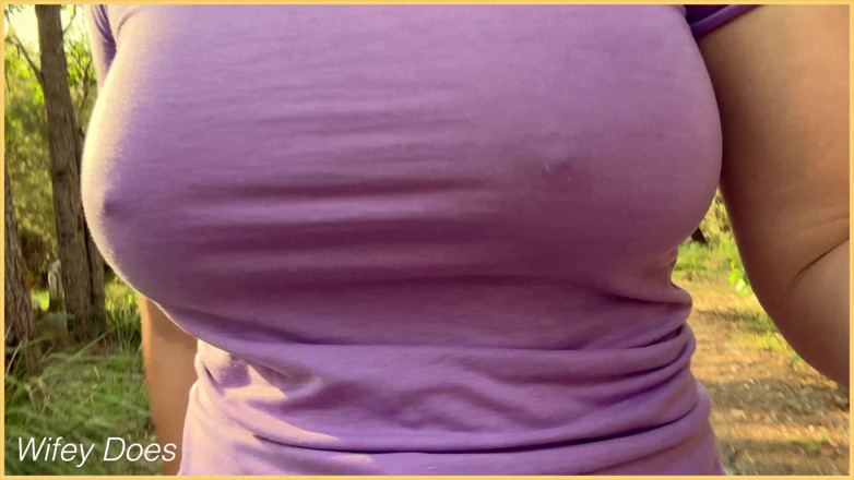 Wifey Does: Mogliettina va fuori senza reggiseno