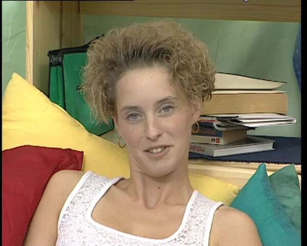 YOUR FIRST PORN: Dorfmaedchen Michelle zeigt ihr Muschi - Dorfmädchen Michelle zeigt ihre muschi