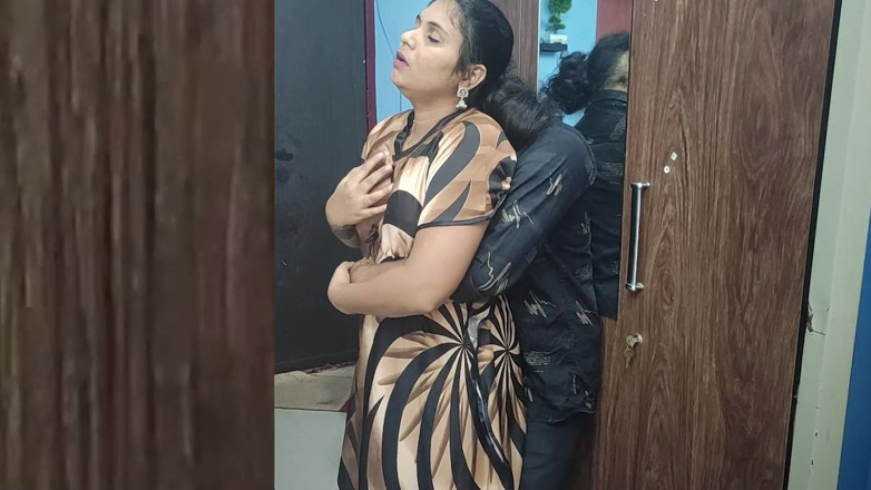 Vaigavarun45: Mallu Trivandrum Couple Hot Lip Lock Romance with Fuck